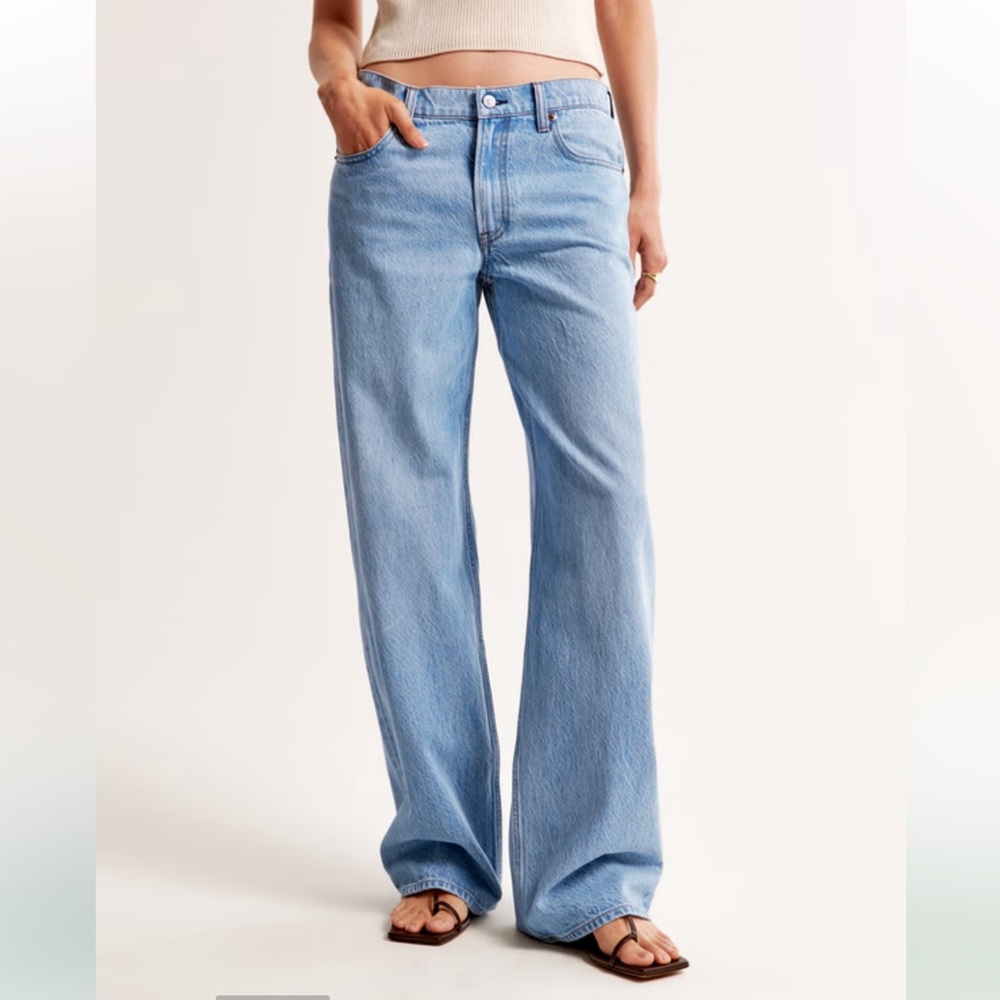 Abercrombie & Fitch Low Rise Ultra Loose Jeans Light Wash 31 Short - Picture 2 of 11